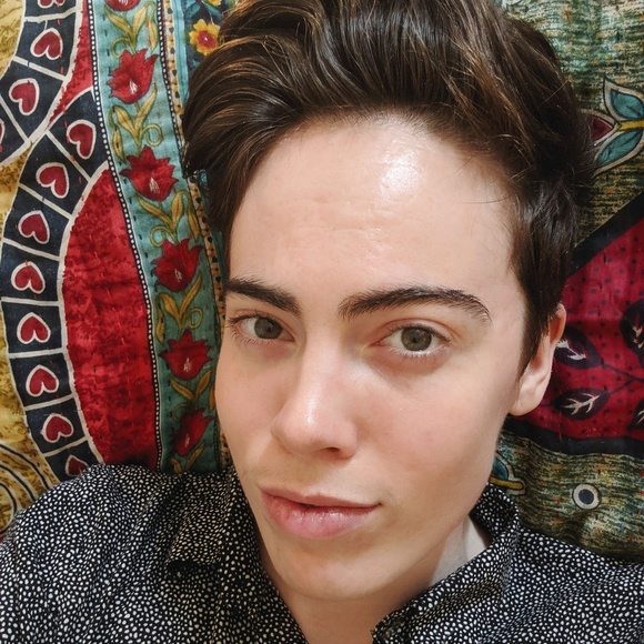 Meet your Posher, Wynne - Picture 1 of 1